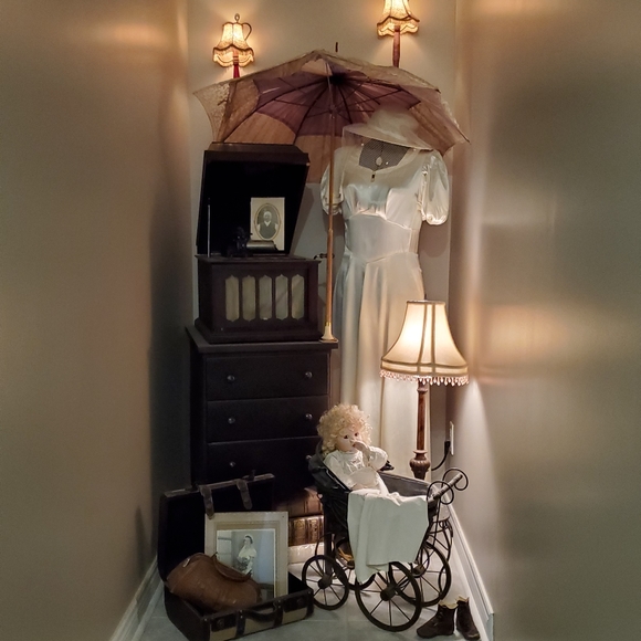 Meet your Posher, Debbie - Picture 3 of 5